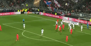 基米希打入生涯首粒欧冠乌龙，拜仁上次欧冠乌龙由阿拉巴打入（基米希生涯欧冠首乌龙，拜仁上次欧冠乌龙出自阿拉巴）