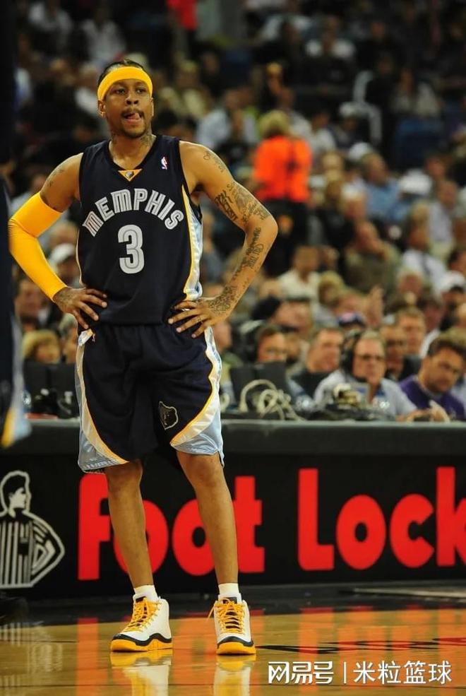 美记：卡梅伦·约翰逊将接受核磁共振检查，确定右膝扭伤程度（美媒：卡梅伦·约翰逊将进行核磁共振检查，评估右膝扭伤程度）