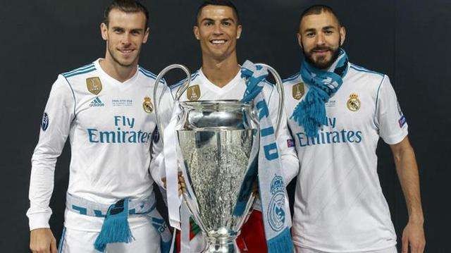 詹姆斯篮板抢断关键时刻锁定胜局（关键时刻，詹姆斯以篮板与抢断锁定胜局）