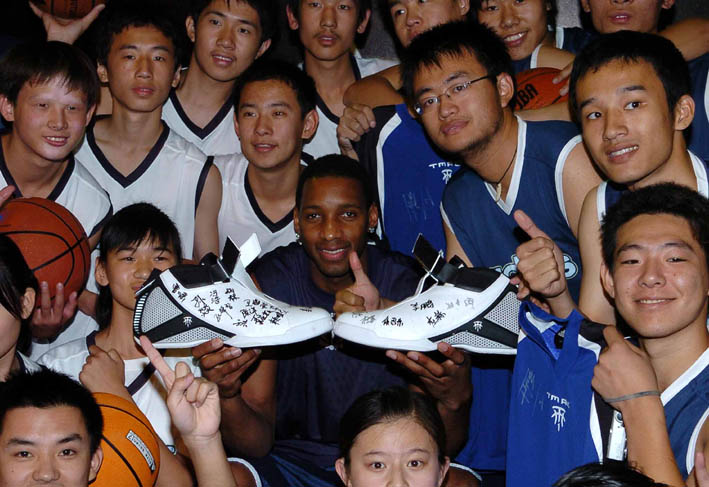 中超比赛精彩回放：上海海港绝杀瞬间,（中超精彩集锦：上海海港压哨绝杀瞬间）