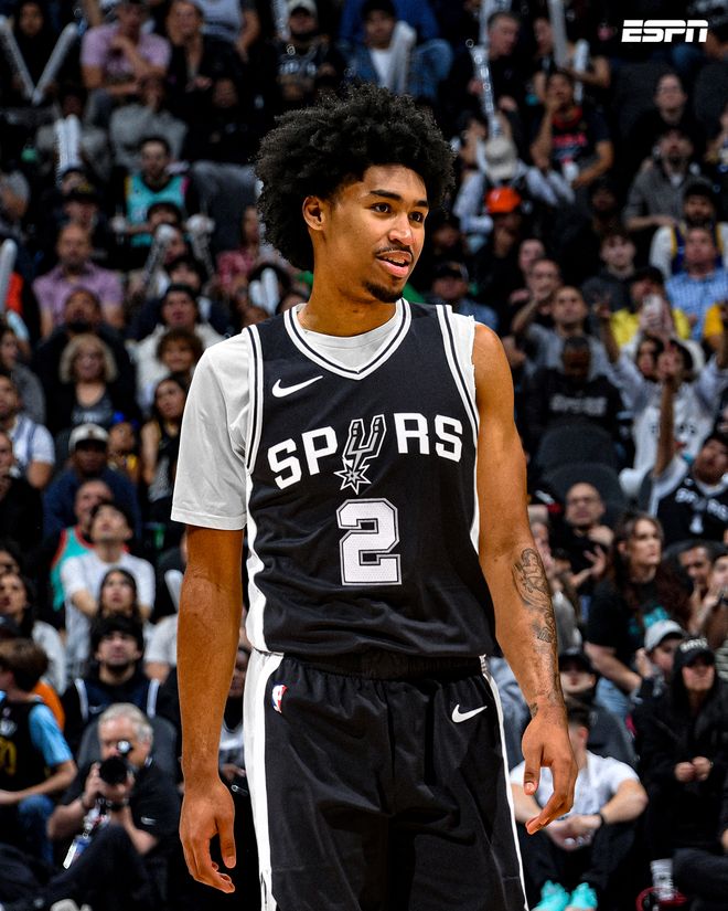 伤愈后他成为球队最稳一环（伤愈归来，他成了球队的定海神针）