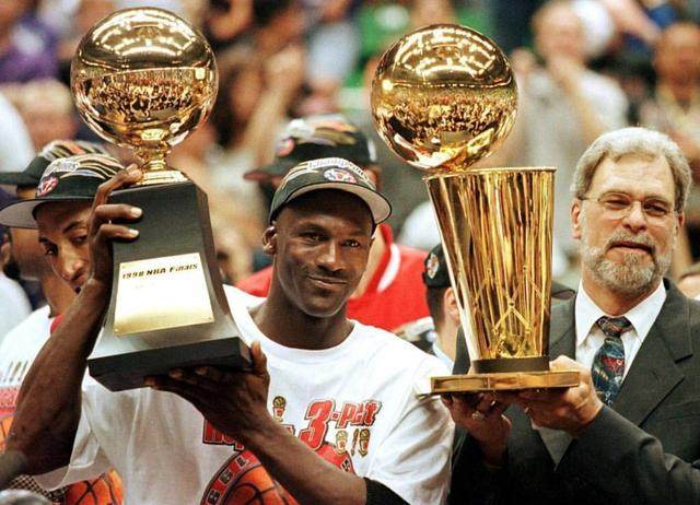 混团世界杯：日乒8-0瑞典，获六连胜，伊藤美诚让对手三局得10分（混团世界杯：日本8-0横扫瑞典，豪取六连胜，伊藤美诚三局仅失10分）