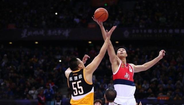 巴萨客战塞尔塔：亚马尔领衔，莱万、拉什福德出战（巴萨做客塞尔塔：亚马尔压阵，莱万与拉什福德上阵）